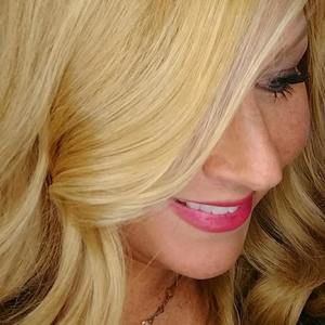 Meet your Posher, Noell